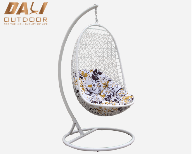 Chaise de balançoires de patio de jardin suspendue en forme d'oeuf en osier en acier de mobilier d'extérieur
