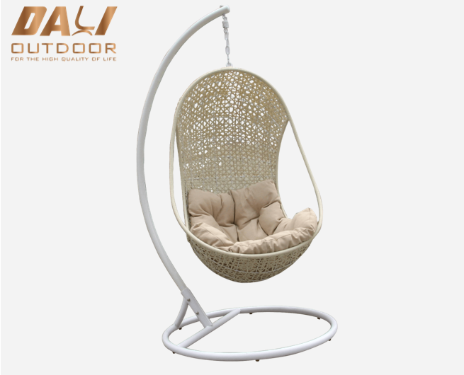 Chaise de balançoire d'oeuf suspendue en osier de rotin de patio extérieur d'intérieur de prix bon marché avec le support en métal