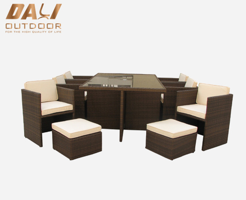 Ensemble de table carrée en rotin