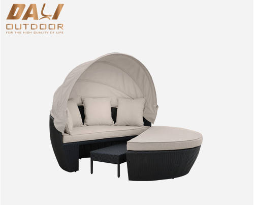 Chaise longue d'extérieur 2 en 1 en polyrotin avec auvent