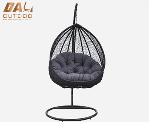 Chaise d'oscillation de patio en osier de loisirs de chaise d'oeufs de rotin de pendaison extérieure de vente chaude